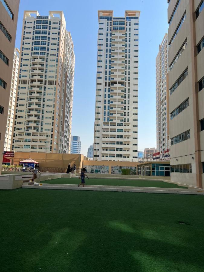 Reem 1 Apartamento Ajman Exterior foto